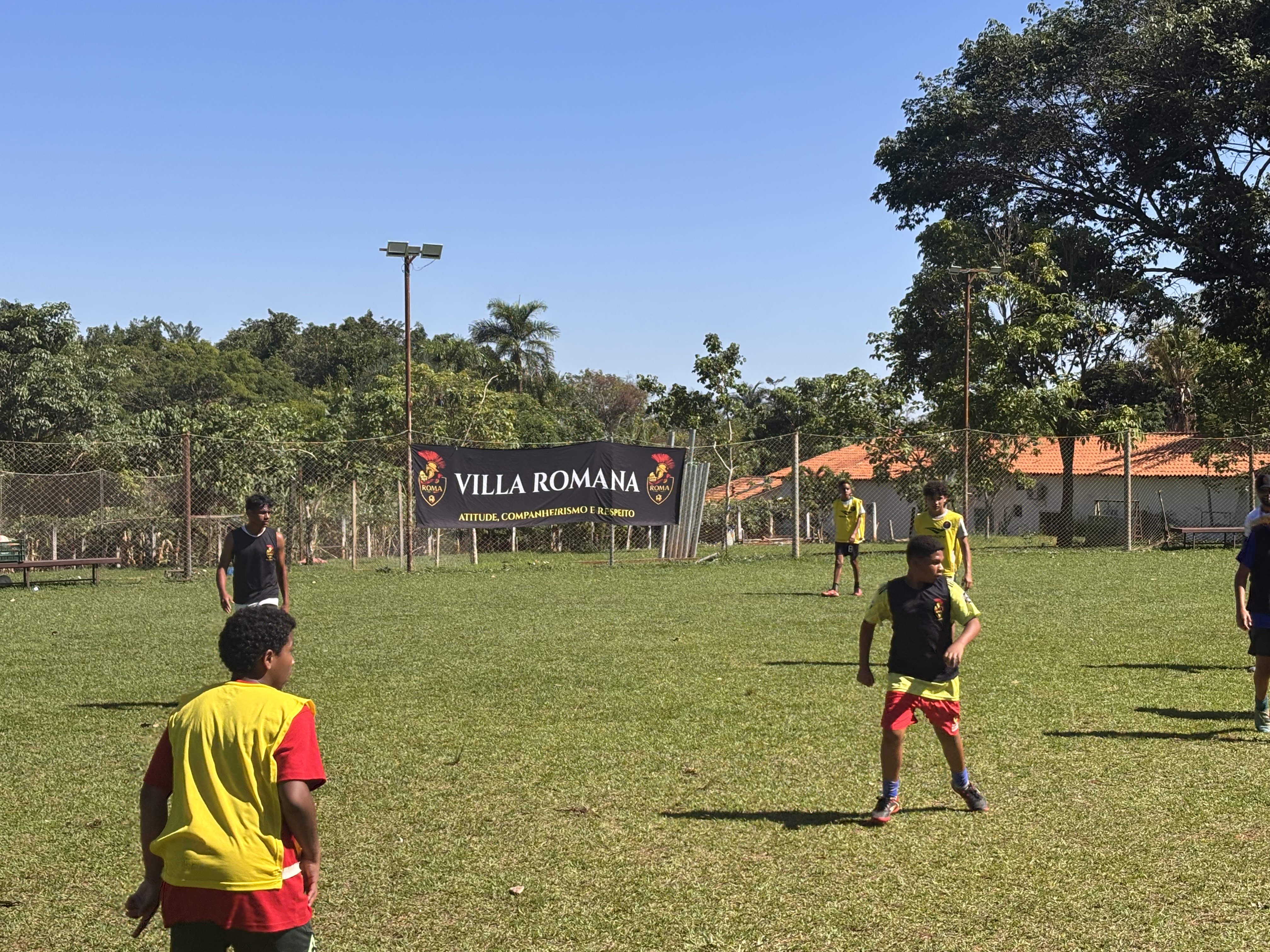 Meninos jogando